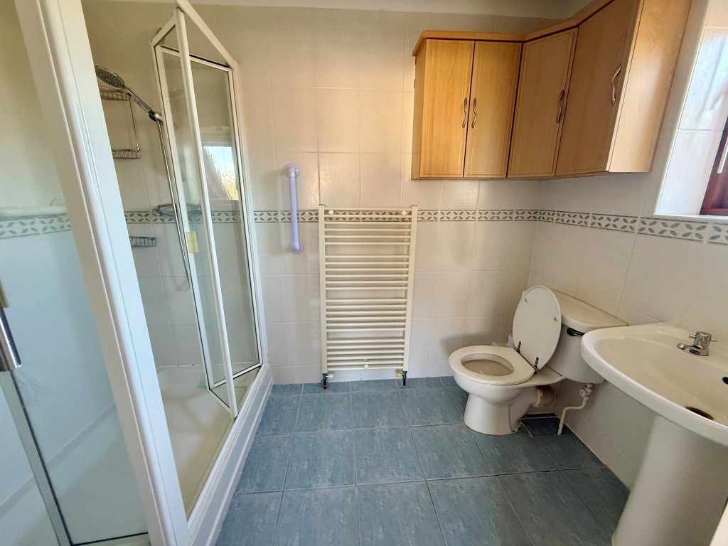 Lot: 141 - DETACHED FOUR-BEDROOM HOUSE - En-suite